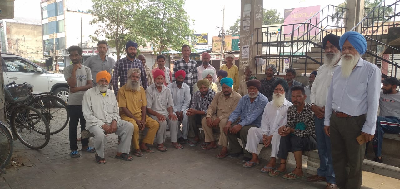 Nishkam Seva Club celebrated International May Day with hardworking workers - Naulakha.